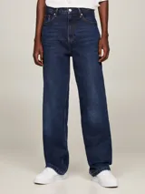 Pantalón de jean azul oscuro, de corte recto y tiro alto.