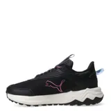 Championes Puma Extend Lite Trail de mujer, color negro con detalles en gris, celeste y rosa. Confeccionados con materiales reciclados, suela de goma PUMAGRIP con tacos profundos y mediasuela de EVA con plantilla SOFTFOAM+.