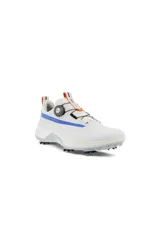 Championes de golf Ecco modelo Biom G5, color blanco con detalles en azul y naranja. Cuentan con sistema de ajuste BOA, suela con clavos y tecnología GORE-TEX para impermeabilidad.