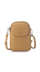 Bandolera pequeña tipo 'phonebag' de símil cuero color camel, con correa ajustable y herrajes plateados. Presenta un compartimento principal con cierre superior y un bolsillo frontal con tapa y broche metálico.