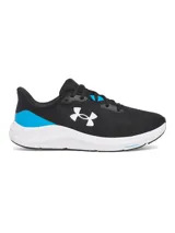 Championes de running Under Armour Charged Pursuit 4, color negro con detalles en celeste y logo blanco.