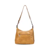 Bandolera marrón de símil cuero con correa larga regulable. Tiene dos bolsillos frontales con cierre, apertura superior con cierre, bolsillos internos con cierre y abiertos, y un bolsillo trasero con cierre.