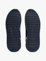 Zapatillas Tommy Hilfiger de hombre, con capellada de gamuza y tela color azul marino y gris.