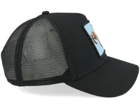 Gorra negra tipo trucker con parche de tortuga en la parte frontal.