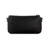 Cartera de hombro Guess modelo Noelle, color negro con logo Quattro y herrajes metálicos dorados en la parte frontal.