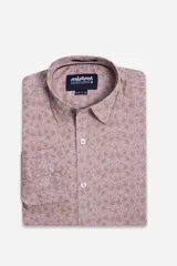 Camisa de hombre de manga larga con estampado floral en tonos marrones. Confeccionada en algodón con un acabado similar al lino. Tiene cartera abotonada y logo bordado.
