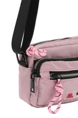 Bandolera negra de poliéster con correa ajustable y múltiples cierres.