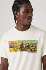 Remera blanca de corte relajado con estampado de estilo cómic con motivos de rodeo y logo de Levi's.