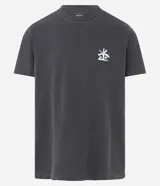 Remera masculina de algodón color gris oscuro, modelo comfort, con cuello redondo y mangas cortas. Estampa frontal con palmeras y lettering "El Cuco" en blanco.