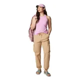 Musculosa deportiva rosa con espalda tipo nadador y cuello redondo.