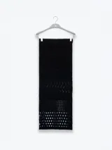 Falda larga de tejido calado color negro.