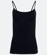 Musculosa negra de microfibra con breteles finos y escote redondo.