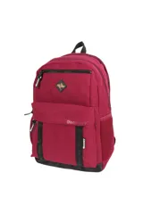 Mochila de color rojo oscuro/bordó con múltiples compartimentos frontales con cierre. Presenta detalles de cinta negra con la inscripción "Discovery" repetida y un parche con logo en la parte superior. Posee un bolsillo lateral de malla.