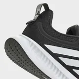 Championes de running Adidas modelo Runblaze en color negro con las tres tiras características en blanco. Presentan un exterior de malla transpirable, mediasuela Cloudfoam para una amortiguación ligera y suela Adiwear de alta resistencia al desgaste.