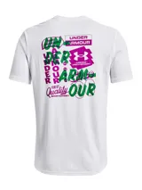 Remera blanca de manga corta con cuello redondo y logo estampado en el pecho.