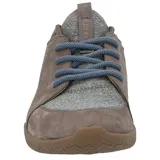 Zapatillas urbanas Hush Puppies modelo Space, color marrón con detalles en gris y cordones azules. Capellada de cuero con cuello de lycra, entresuela con Eva y base de goma. Planta con tecnología GreenFoam.