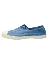 Zapatillas Natural World modelo Greece, color verde agua, sin cordones, fabricadas en España con algodón orgánico y suela de goma.