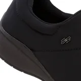 Championes deportivos casuales Usaflex Larisa color piel con suela blanca.