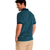 Remera polo de hombre a rayas horizontales en tonos azul y verde, con cuello clásico azul y logo pequeño en el pecho.