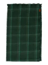 Bufanda larga de lana color verde oscuro con diseño a cuadros en tonos de verde más claro.