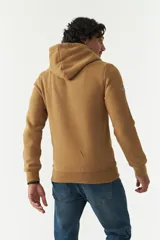Canguro azul marino con capucha, corte oversized, bolsillo tipo canguro y estampado con la palabra "RECONNECT" en gris.