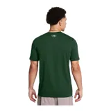Remera blanca de hombre, marca Under Armour, modelo Sportstyle Logo. Tiene mangas cortas y cuello redondo. El logo de la marca está estampado en el pecho en color negro.