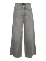 Pantalón de jean gris de corte wide leg con bolsillos delanteros y traseros.