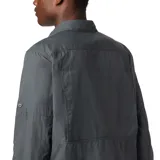 Camisa de manga larga Columbia Silver Ridge 2.0 para hombre, color gris oscuro. Cuenta con tecnología Omni-Shade UPF 50 para protección solar y Omni-Wick para absorción de humedad y secado rápido. Tiene ventilación, mangas enrollables con soportes y dos bolsillos frontales con solapa. Corte clásico.