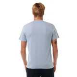 Remera celeste de manga corta con cuello redondo y bolsillo en el pecho con etiqueta de la marca Rip Curl.