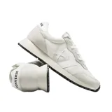 Championes Converse Omega Trainer OX color blanco, inspirados en el calzado de running de los años 80, con capellada de ante y mesh, entresuela de EVA ligera y suela de goma con patrón Chevron.