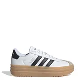 Championes Adidas VL Court Bold para mujer, color blanco con detalles en negro y suela marrón.