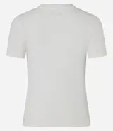 Remera de algodón color blanco, de corte ajustado, con cuello redondo y mangas cortas. Presenta un estampado de estrella con patrón camuflado en el frente.