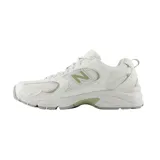 Championes urbanos New Balance modelo U530, color blanco con detalles en celeste y gris, confeccionados en malla y cuero sintético, con logo "N" característico en los laterales y entresuela ABZORB.