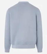 Suéter celeste de punto con textura acanalada horizontal, cuello redondo y mangas largas con puños ajustados.