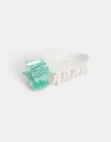 Broche para el pelo de acrílico blanco con forma de nabo verde y apliques de strass.