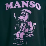 Canguro negro con capucha y bolsillo delantero, con cordones ajustables y puños elásticos. Estampado pequeño en el pecho con un personaje fumando.