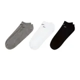 Pack de tres pares de medias Nike Everyday Lightweight No-Show, color negro con logo blanco.