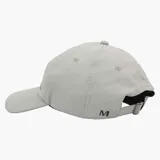 Gorro unisex color gris claro de seis paneles, marca Merrell, modelo Muskwa Six Panel Cap. Confeccionado en nylon, con logo bordado en el frente y visera curva.