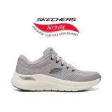 Championes deportivos Skechers Arch Fit 2.0 color gris claro, con cordones y capellada de malla técnica. Cuentan con plantilla extraíble Arch Fit con soporte en el arco plantar certificado por podólogos y media suela con amortiguación. Fabricados con materiales 100% veganos.