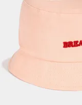Piluso color rosa con la frase "Break Heart" bordada en rojo.