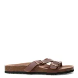 Sandalias negras con dos tiras ajustables con hebilla.
