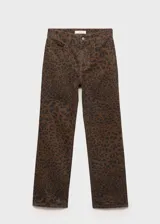 Pantalón de jean de tiro alto con estampado animal print en tonos marrones. Diseño recto y corte estándar.