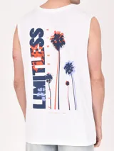 Musculosa negra con cuello redondo y sisa amplia, con pequeño estampado de palmera en el pecho.