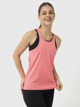 Musculosa deportiva negra de corte clásico con espalda racerback y logo pequeño en el ruedo.