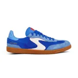 Championes Skechers Hotshot Varsity Crew, de estilo clásico deportivo, color azul con detalles en blanco y suela color caramelo. Confeccionados en gamuza con logo "S" en el lateral y plantilla Air-Cooled Memory Foam.