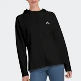 Campera deportiva negra con capucha y cierre frontal completo, manga larga y logo de Le Coq Sportif en blanco en el pecho.