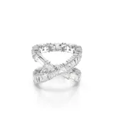 Anillo plateado con forma de infinito, adornado con circonitas transparentes.