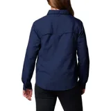 Camisa negra de manga larga para mujer, marca Columbia, modelo Silver Ridge 3.0. Confeccionada con tejido de secado rápido y protección solar UPF 50.