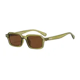Lentes de sol unisex con montura cuadrada negra y lentes grises. Fabricados con plástico reciclado, con filtro UV 400. Incluye estuche.