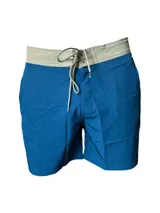 Short de baño azul con cintura gris y cordón ajustable.